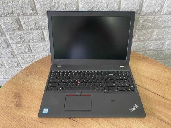 Ноутбук Б-клас Lenovo ThinkPad T560 / 15.6" (1920x1080) IPS / Intel Core i5-6300U (2 (4) ядра по 2.4 - 3.0 GHz) / 8 GB DDR3 / 256 GB SSD / Intel HD Graphics 520 / WebCam / HDMI - Зображення 3