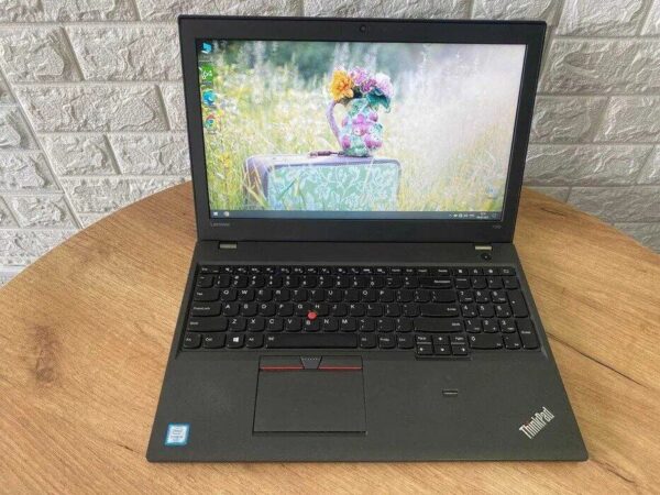 Ноутбук Б-клас Lenovo ThinkPad T560 / 15.6" (1920x1080) IPS / Intel Core i5-6300U (2 (4) ядра по 2.4 - 3.0 GHz) / 8 GB DDR3 / 256 GB SSD / Intel HD Graphics 520 / WebCam / HDMI - Зображення 2