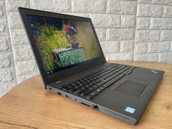 Ноутбук Б-клас Lenovo ThinkPad T560 / 15.6" (1920x1080) IPS / Intel Core i5-6300U (2 (4) ядра по 2.4 - 3.0 GHz) / 8 GB DDR3 / 256 GB SSD / Intel HD Graphics 520 / WebCam / HDMI - Зображення 5