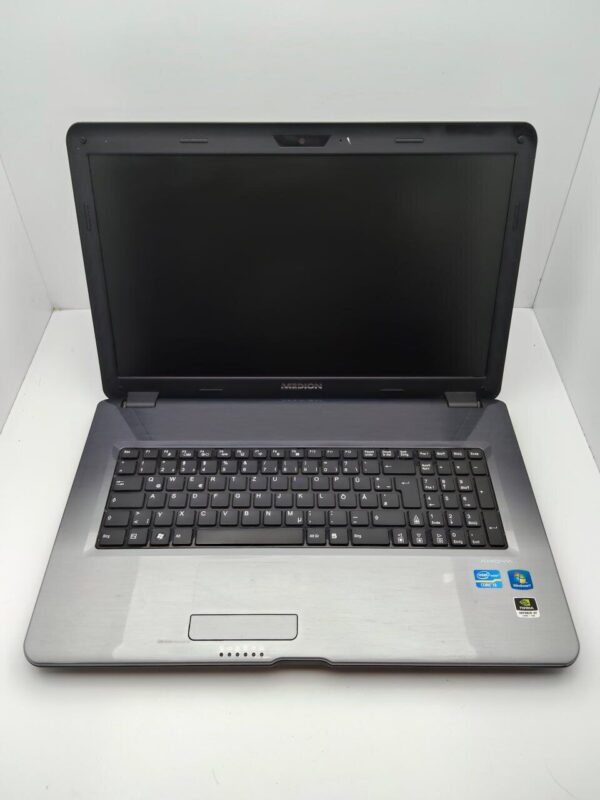 Ноутбук Б-клас Medion Akoya P7624 / 17.3" (1600х900) TN / Intel Core i3-2350M (2 (4) ядра по 2.3 GHz) / 6 GB DDR3 / 500 GB HDD / nVidia GeForce GT 630M, 1 GB DDR3, 128-bit / WebCam - Зображення 2