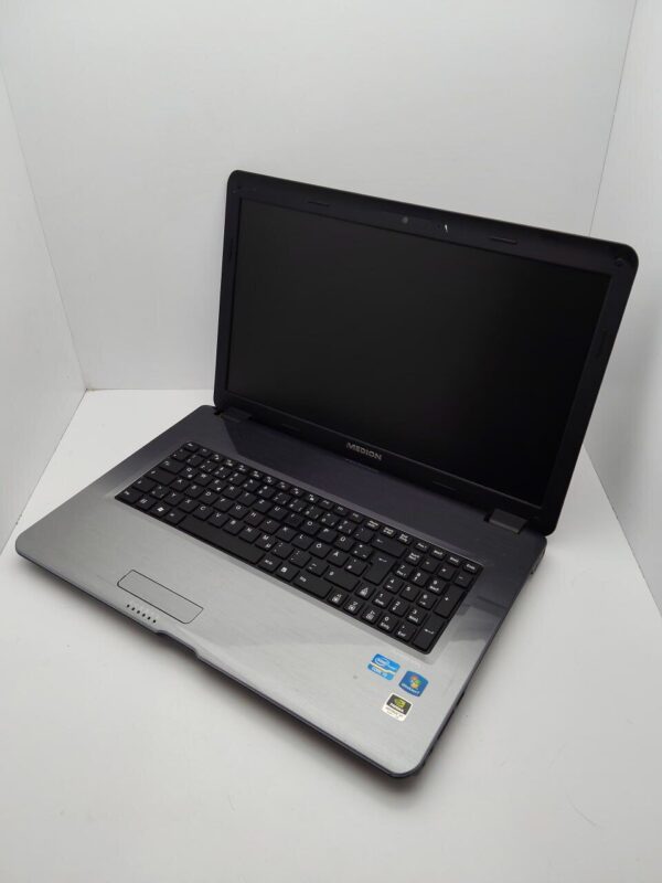 Ноутбук Б-клас Medion Akoya P7624 / 17.3" (1600х900) TN / Intel Core i3-2350M (2 (4) ядра по 2.3 GHz) / 6 GB DDR3 / 500 GB HDD / nVidia GeForce GT 630M, 1 GB DDR3, 128-bit / WebCam - Зображення 4