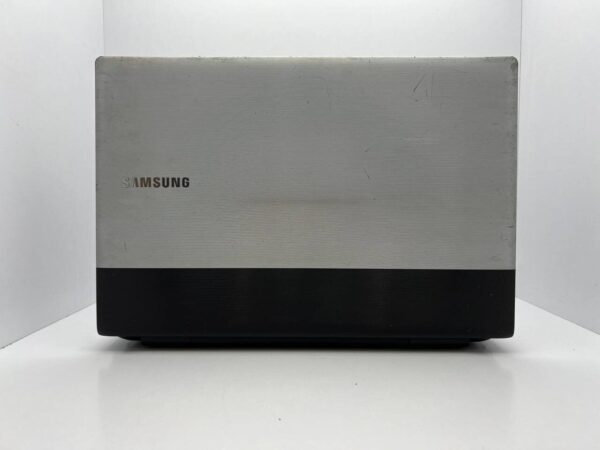 Ноутбук Б-клас Samsung RV513 / 15.6" (1366x768) TN / AMD E-450 (2 ядра по 1.65 GHz) / 4 GB DDR3 / 320 GB HDD / AMD Radeon HD6320 / WebCam - Зображення 5