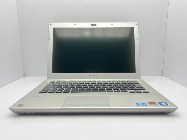 Ноутбук Б-клас Sony Vaio PCG-4251GM / 13.3" (1366x768) TN / Intel Core i5-2430M (2 (4) ядра по 2.4 - 3.0 GHz) / 6 GB DDR3 / 240 GB SSD / Intel HD Graphics 3000 / WebCam / Без АКБ - Зображення 2