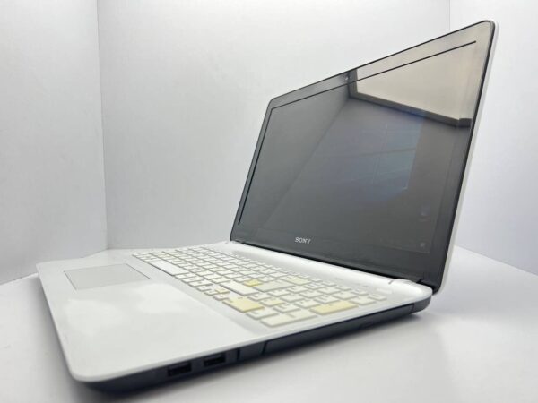 Ноутбук Б-клас Sony Vaio SVF152C29M / 15.6" (1366x768) TN / Intel Pentium 2117U (2 ядра по 1.8 GHz) / 4 GB DDR3 / 320 GB HDD / Intel HD Graphics 2500 / WebCam - Зображення 4