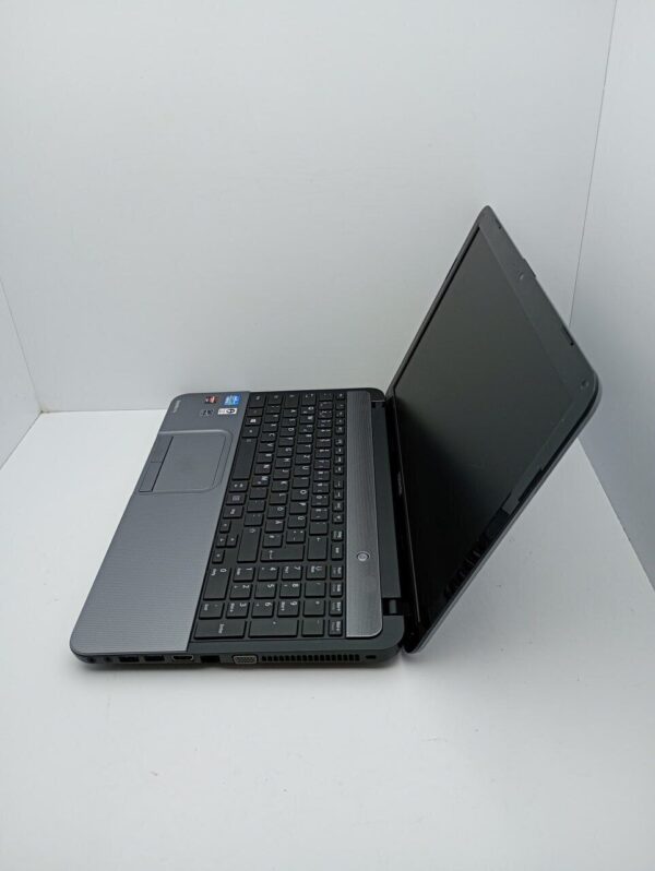Ноутбук Б-класс Toshiba L850 / 15.6" (1366x768) TN / Intel Core i5-3210M (2 (4) ядра по 2.5 - 3.1 GHz) / 6 GB DDR3 / 1000 GB HDD / AMD Radeon HD 7600M, 1 GB GDDR3, 64-bit / WebCam - Зображення 6