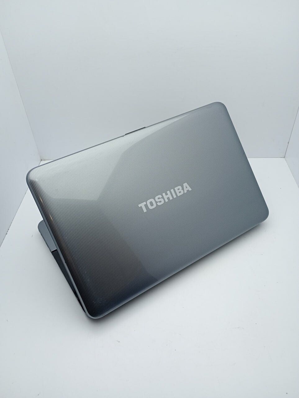 Ноутбук Б-класс Toshiba L850 / 15.6" (1366x768) TN / Intel Core i5-3210M (2 (4) ядра по 2.5 - 3.1 GHz) / 6 GB DDR3 / 1000 GB HDD / AMD Radeon HD 7600M, 1 GB GDDR3, 64-bit / WebCam - Зображення 9