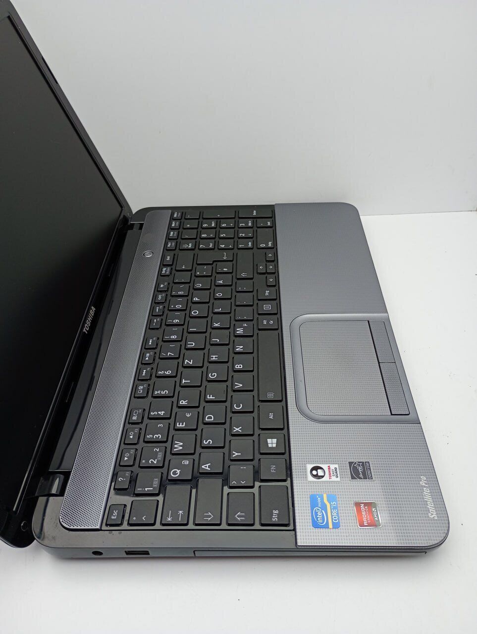 Ноутбук Б-класс Toshiba L850 / 15.6" (1366x768) TN / Intel Core i5-3210M (2 (4) ядра по 2.5 - 3.1 GHz) / 6 GB DDR3 / 1000 GB HDD / AMD Radeon HD 7600M, 1 GB GDDR3, 64-bit / WebCam - Зображення 7