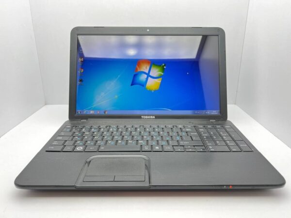 Ноутбук Б-клас Toshiba Satellite C80-12SR / 15.6" (1366x768) TN / Intel Pentium B960 (2 ядра по 2.2 GHz) / 4 GB DDR3 / 320 GB HDD / Intel HD Graphics / WebCam - Зображення 2