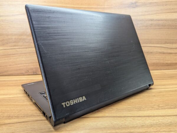 Ноутбук Б-клас Toshiba Tecra C40-D / 14" (1366x768) TN / Intel Core i5-7200U (2 (4) ядра по 2.5 - 3.1 GHz) / 8 GB DDR3 / 256 GB SSD / Intel HD Graphics 620 / HDMI / Windows 10 - Зображення 7