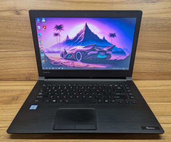 Ноутбук Б-клас Toshiba Tecra C40-D / 14" (1366x768) TN / Intel Core i5-7200U (2 (4) ядра по 2.5 - 3.1 GHz) / 8 GB DDR3 / 256 GB SSD / Intel HD Graphics 620 / HDMI / Windows 10 - Зображення 2