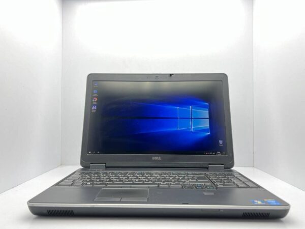 Ноутбук Б клас Dell Latitude E6540 / 15.6" (1366x768) TN / Intel Core i5-4310M (2 (4) ядра по 2.7 - 3.4 GHz) / 8 GB DDR3 / 240 GB SSD / AMD Radeon HD 8790M, 2 GB GDDR5, 128-bit / WebCam - Зображення 2