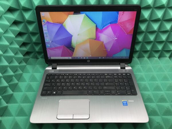Ноутбук Б-клас HP ProBook 450 G2 / 15.6" (1366x768) TN / Intel Core i3-5005U (2 (4) ядра по 2.0 GHz) / 4 GB DDR3 / 128 GB SSD / Intel HD Graphics 5500 / WebCam / USB 3.0 / DVD-RW / HDMI - Зображення 2