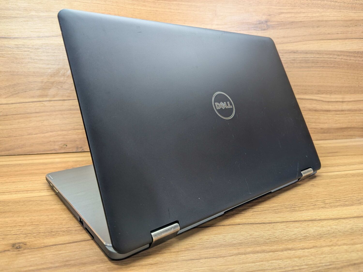 Ноутбук Б-клас Dell Inspiron 15-7568 / 15.6" (1920x1080) IPS / Intel Core i5-6200U (2 (4) ядра по 2.3 - 2.8 GHz) / 8 GB DDR3 / 240 GB SSD / Intel HD Graphics 520 / WebCam / Windows 10 - Зображення 7
