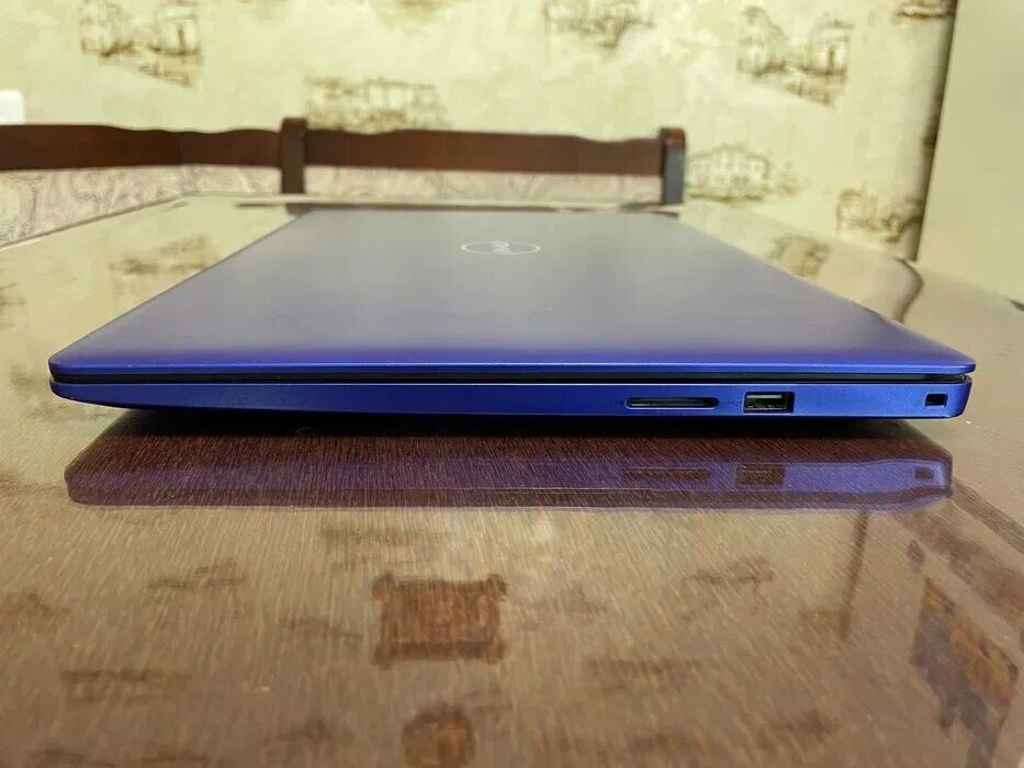 Ноутбук Dell Inspiron 3593 / 15.6" (1920x1080) TN Touch / Intel Core i7-1065G7 (4 (8) ядра по 1.3 - 3.9 GHz) / 8 GB DDR4 / 256 GB SSD / Intel Iris Plus Graphics / WebCam - Зображення 5