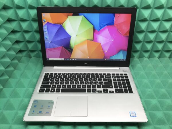 Ноутбук Dell Inspiron 5570 / 15.6" (1920x1080) TN / Intel Core i5-8250U (4 (8) ядра по 1.6 - 3.4 GHz) / 8 GB DDR4 / 256 GB SSD / Intel UHD Graphics 620 / WebCam / USB 3.1 / HDMI / Windows 10 ліцензія - Зображення 2