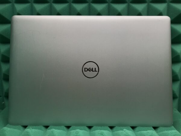 Ноутбук Dell Inspiron 5570 / 15.6" (1920x1080) TN / Intel Core i5-8250U (4 (8) ядра по 1.6 - 3.4 GHz) / 8 GB DDR4 / 256 GB SSD / Intel UHD Graphics 620 / WebCam / USB 3.1 / HDMI / Windows 10 ліцензія - Зображення 5