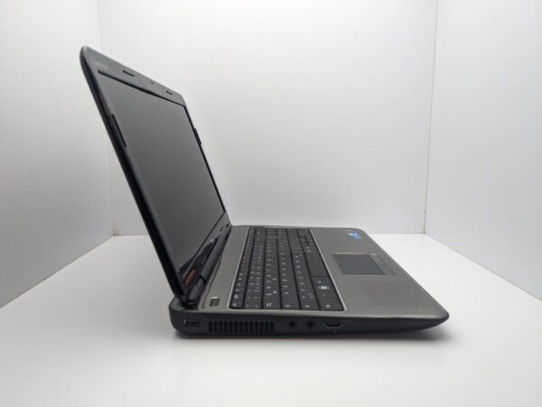 Ноутбук Dell inspiron N5010 / 15.6" (1366x768) TN / Intel Core i3-370M (2 (4) ядра по 2.4 GHz) / 6 GB DDR3 / 120 GB SSD / ATI Mobility Radeon HD 5650, 1 GB GDDR3, 128-bit / WebCam - Зображення 5