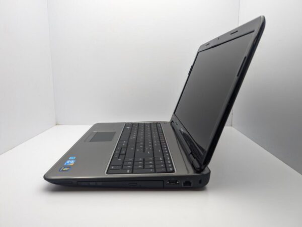 Ноутбук Dell inspiron N5010 / 15.6" (1366x768) TN / Intel Core i3-370M (2 (4) ядра по 2.4 GHz) / 6 GB DDR3 / 120 GB SSD / ATI Mobility Radeon HD 5650, 1 GB GDDR3, 128-bit / WebCam - Зображення 6