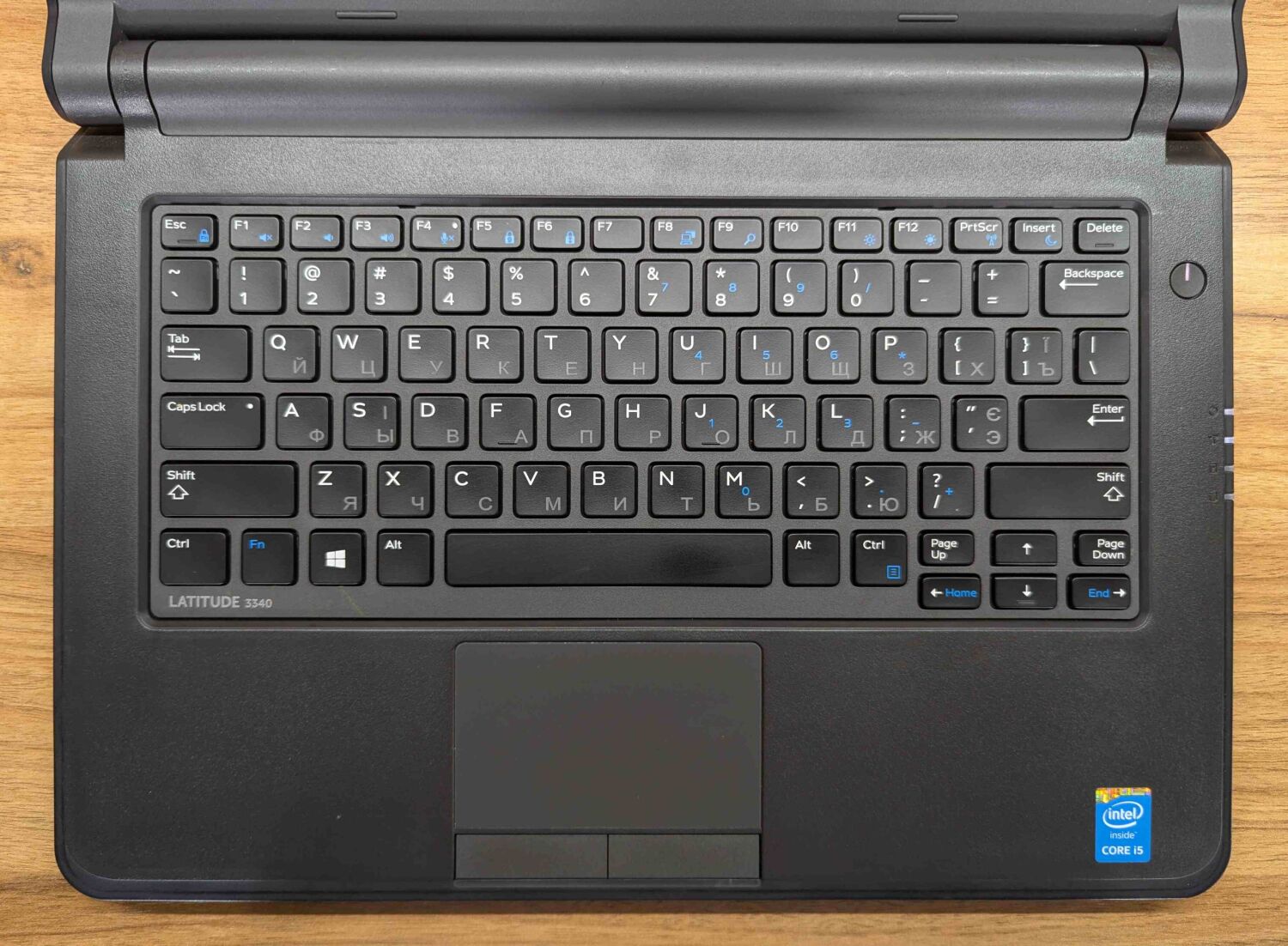 Ноутбук Dell Latitude 3340 / 13.3" (1366x768) TN / Intel Core i5-4200U (2 (4) ядра по 1.6 - 2.6 GHz) / 8 GB DDR3 / 240 GB SSD / Intel HD Graphics 4400 / WebCam / Windows 10 - Зображення 3