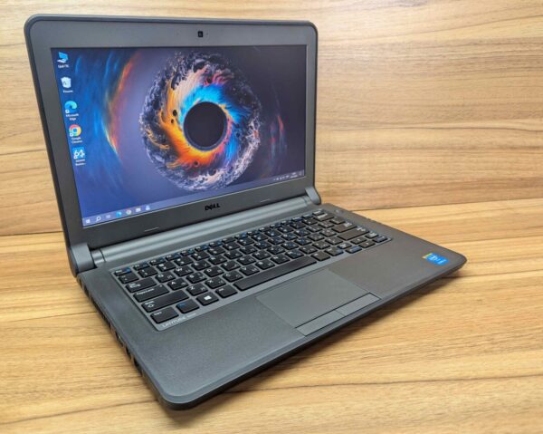 Ноутбук Dell Latitude 3340 / 13.3" (1366x768) TN / Intel Core i5-4200U (2 (4) ядра по 1.6 - 2.6 GHz) / 8 GB DDR3 / 240 GB SSD / Intel HD Graphics 4400 / WebCam / Windows 10 - Зображення 4