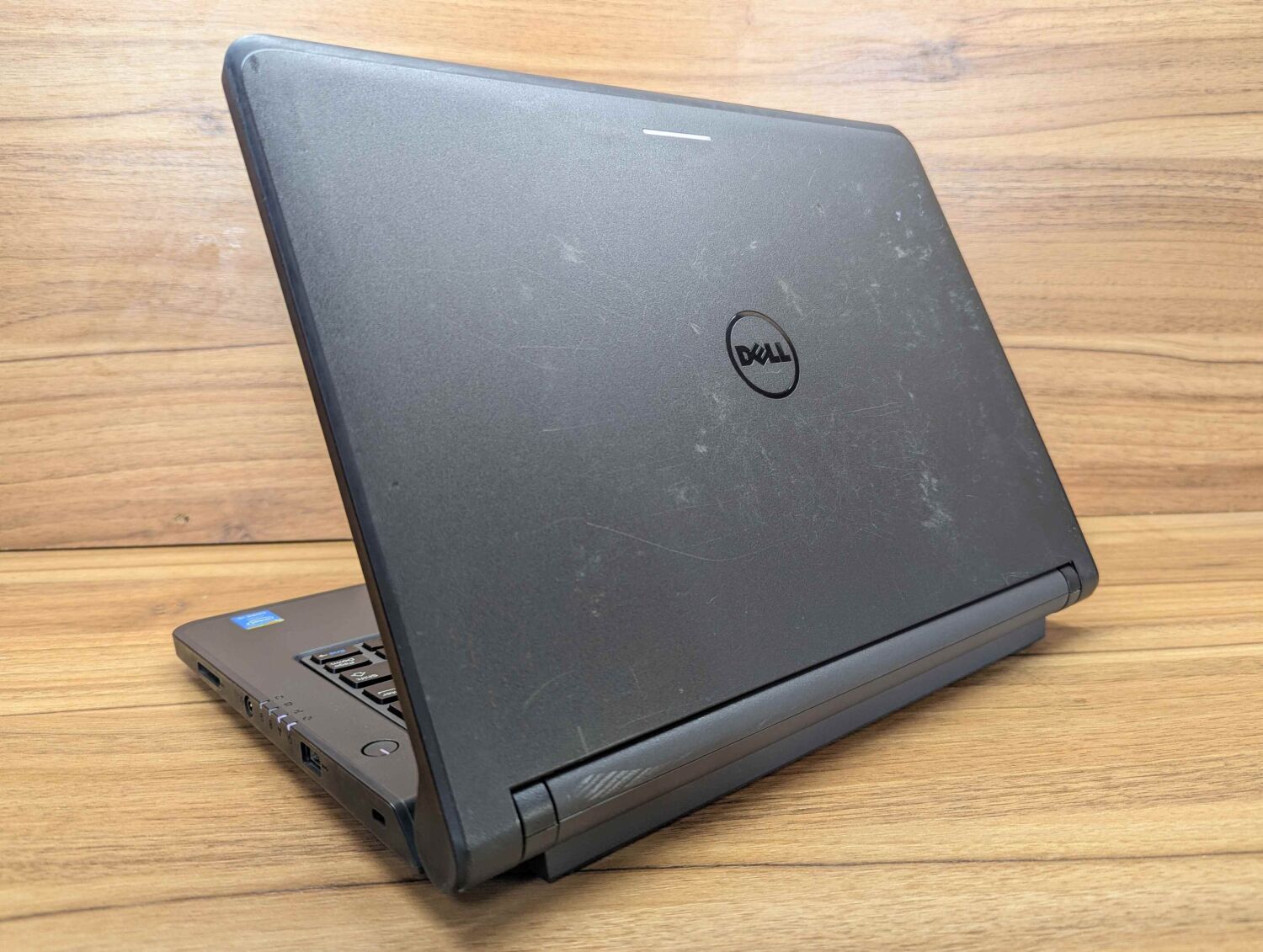 Ноутбук Dell Latitude 3340 / 13.3" (1366x768) TN / Intel Core i5-4200U (2 (4) ядра по 1.6 - 2.6 GHz) / 8 GB DDR3 / 240 GB SSD / Intel HD Graphics 4400 / WebCam / Windows 10 - Зображення 6