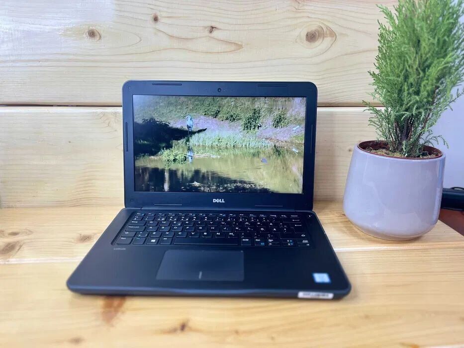 Ноутбук Dell Latitude 3380 / 13.3" (1366x768) TN / Intel Core i3-6006U (2 (4) ядра по 2.0 GHz) / 8 GB DDR4 / 128 GB SSD / Intel HD Graphics 520 / WebCam / HDMI / Windows 10 Pro - Зображення 8