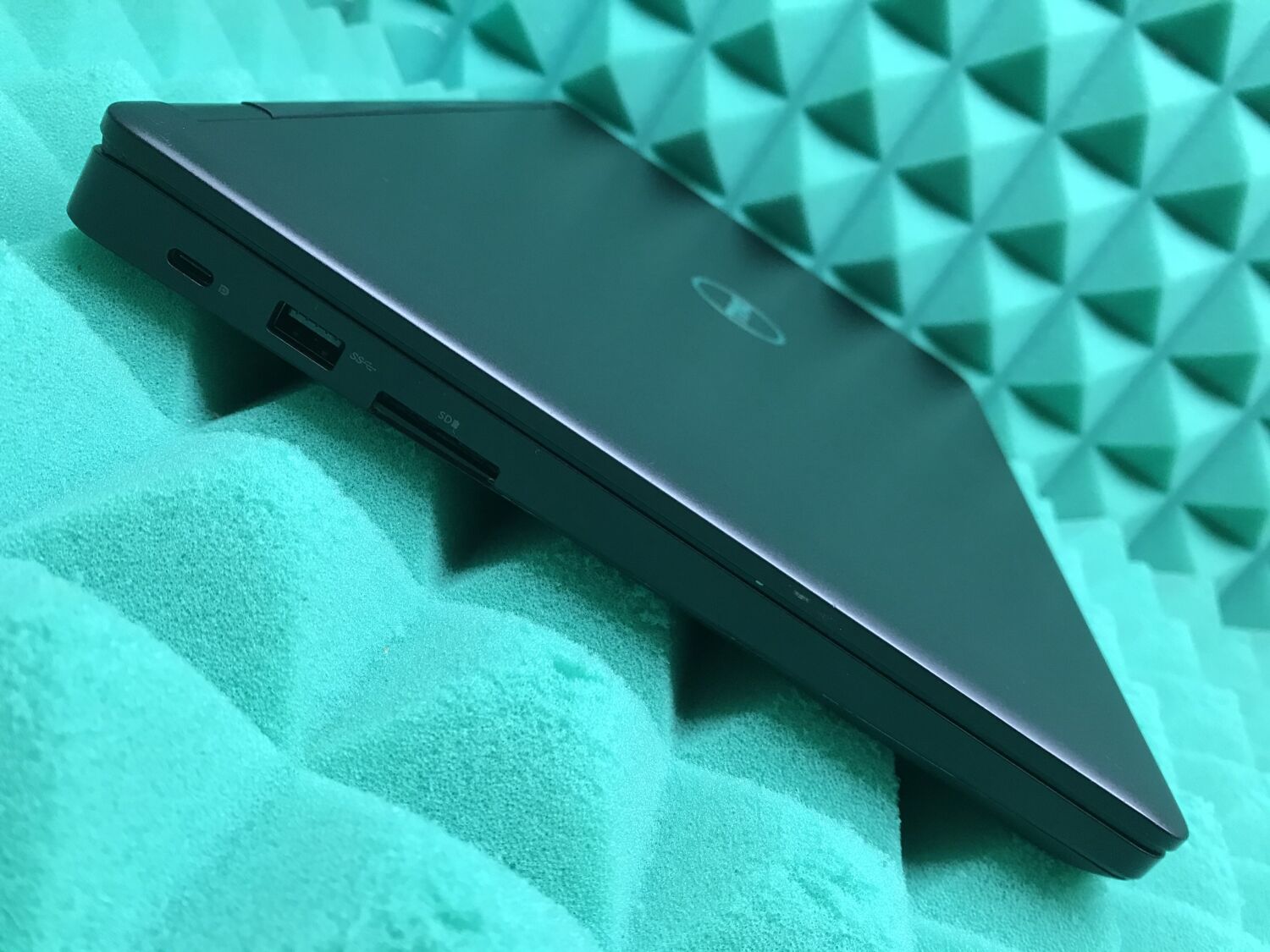 Ноутбук Dell Latitude 5480 / 14" (1366x768) TN / Intel Core i7-7600U (2 (4) ядра по 2.8 - 3.9 GHz) / 8 GB DDR4 / 240 GB SSD M.2 / Intel HD Graphics 620 / WebCam / USB 3.1 / HDMI / Windows 11 ліцензія - Зображення 5