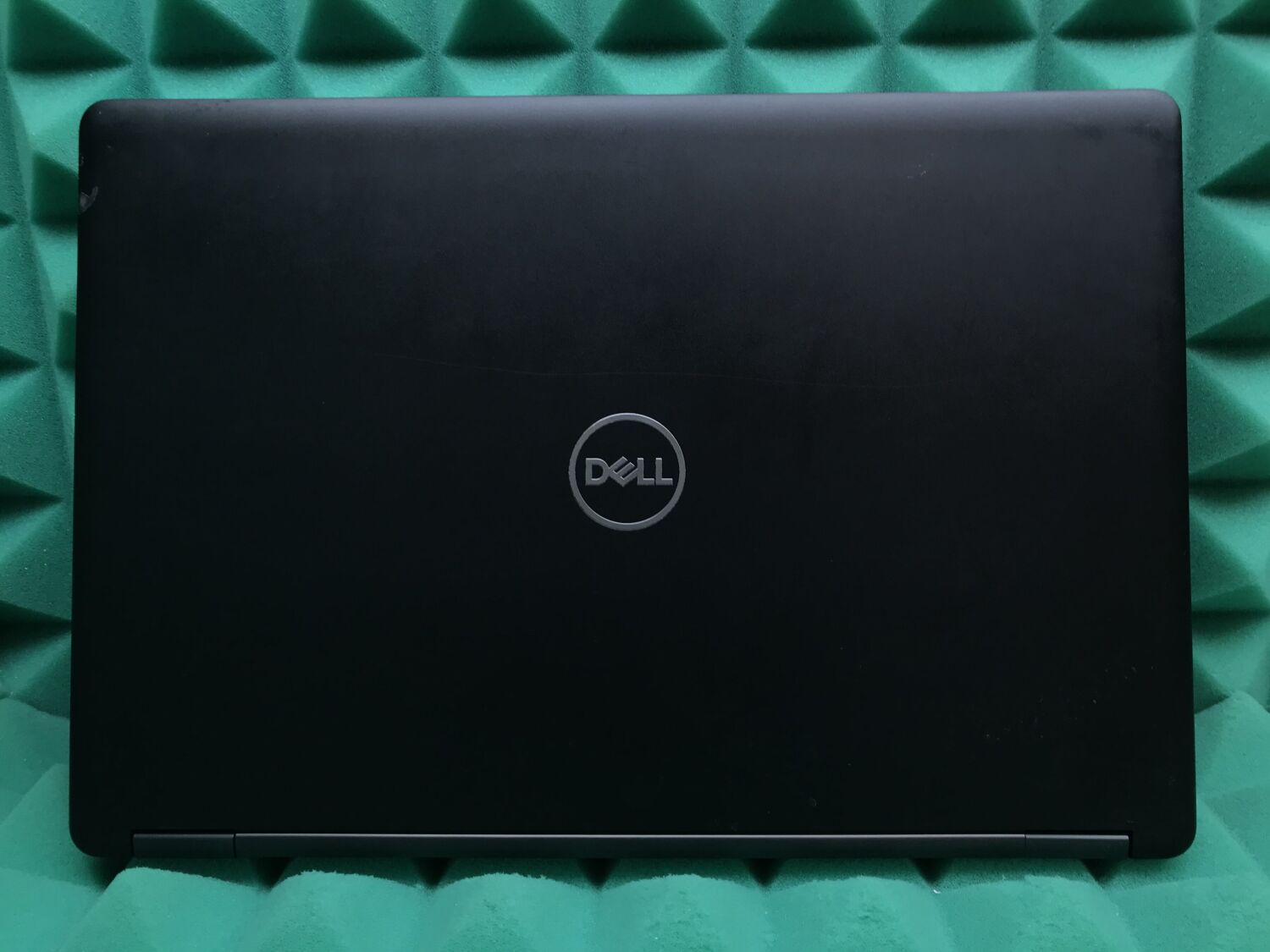 Ноутбук Dell Latitude 5490 / 14" (1366x768) TN / Intel Core i5-7300U (2 (4) ядра по 2.6 - 3.5 GHz) / 8 GB DDR4 / 256 GB SSD / Intel HD Graphics 620 / WebCam / USB 3.1 / HDMI / Windows 10 ліцензія - Зображення 5