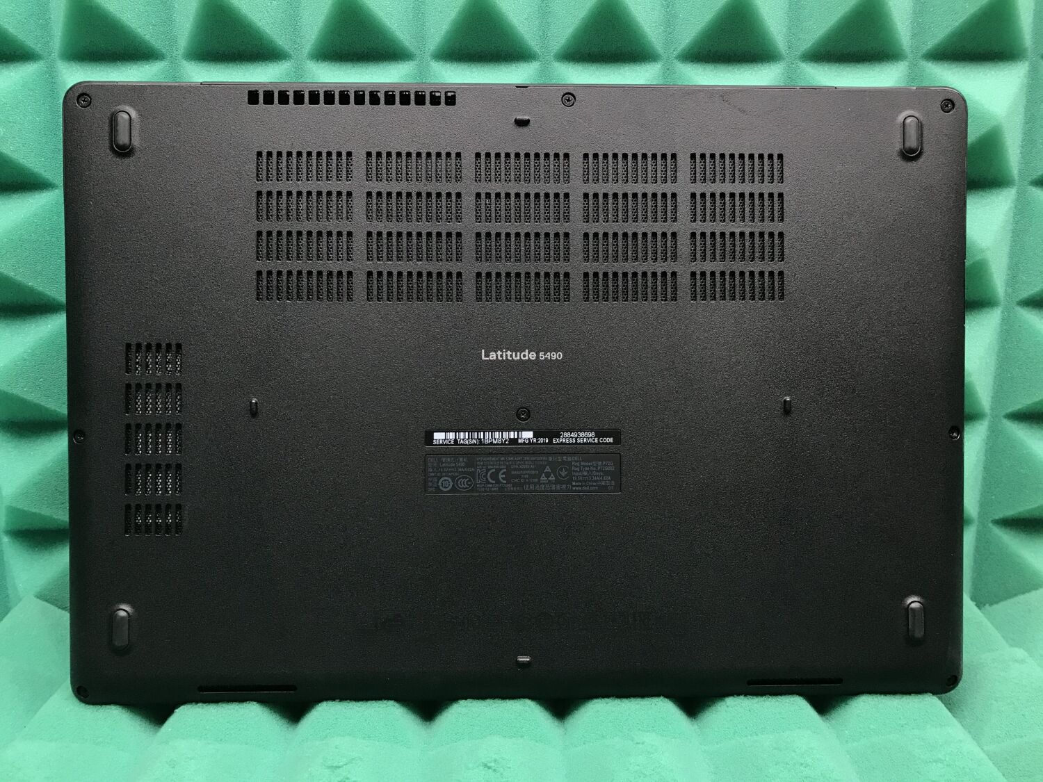 Ноутбук Dell Latitude 5490 / 14" (1920x1080) IPS / Intel Core i5-8250U (4 (8) ядра по 1.6 - 3.4 GHz) / 8 GB DDR4 / 256 GB SSD / Intel UHD Graphics 620 / WebCam / USB 3.1 / HDMI / Windows 10 ліцензія - Зображення 6