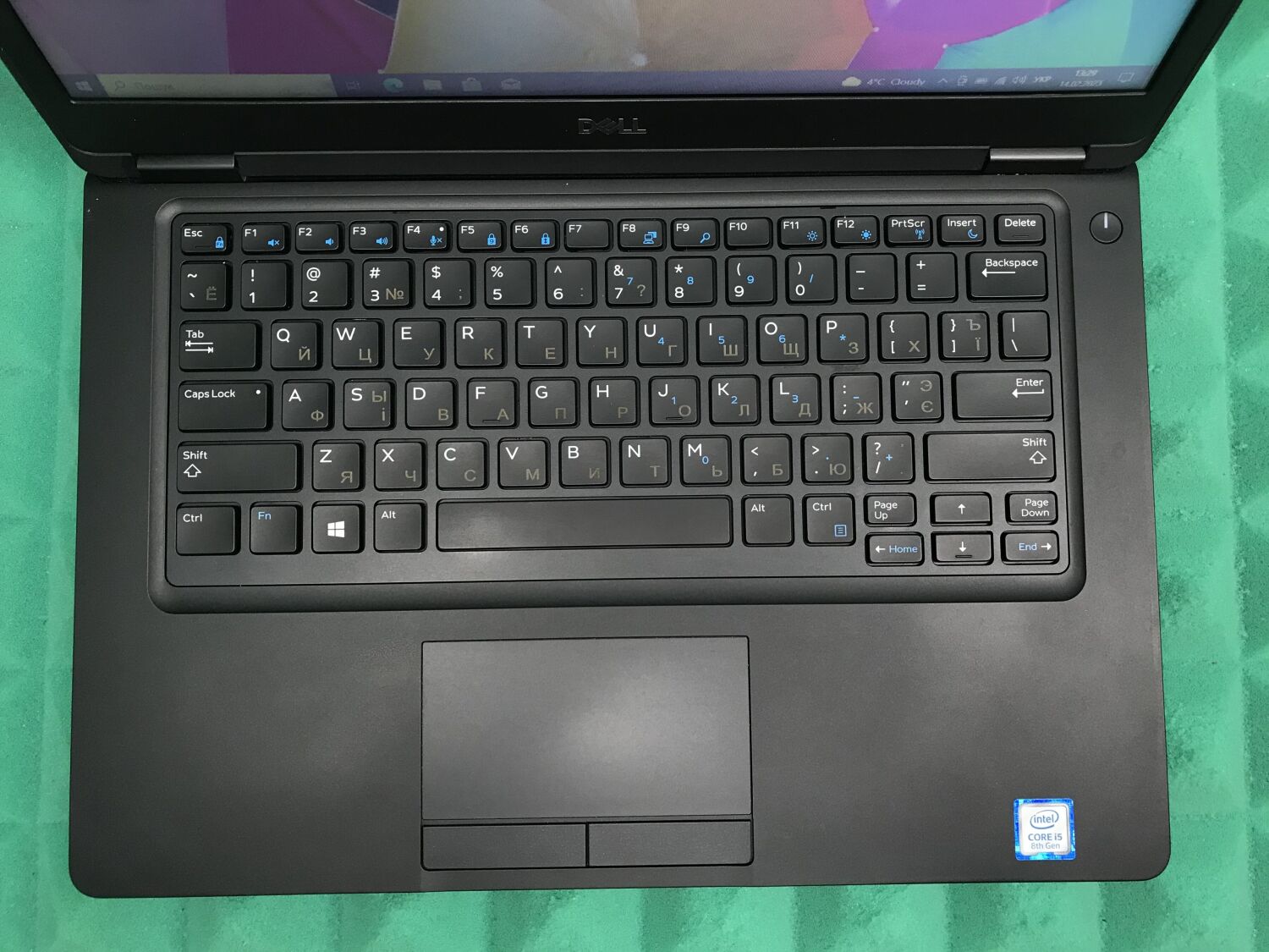 Ноутбук Dell Latitude 5490 / 14" (1920x1080) IPS / Intel Core i5-8250U (4 (8) ядра по 1.6 - 3.4 GHz) / 8 GB DDR4 / 256 GB SSD / Intel UHD Graphics 620 / WebCam / USB 3.1 / HDMI / Windows 10 ліцензія - Зображення 4