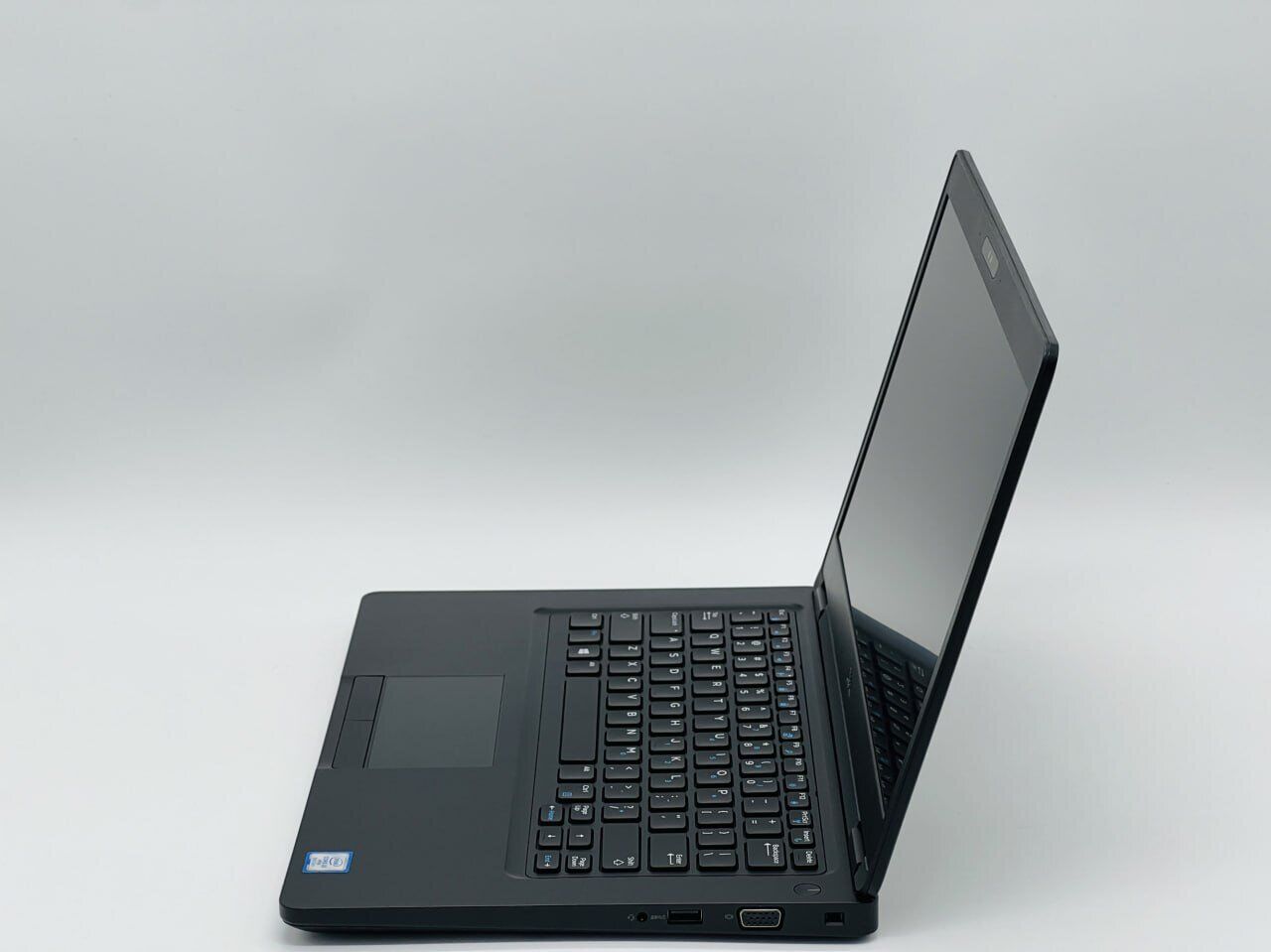Ноутбук Dell Latitude 5491 / 14" (1920x1080) IPS / Intel Core i5-8400H (4 (8) ядра по 2.5 - 4.2 GHz) / 16 GB DDR4 / 250 GB SSD / Intel UHD Graphics 630 / WebCam - Зображення 4