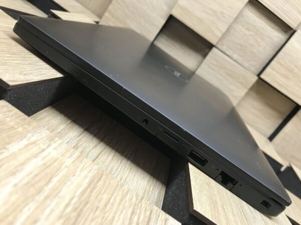 Ноутбук Dell Latitude 7490 / 14" (1920x1080) IPS / Intel Core i5-8350U (4 (8) ядра по 1.7 - 3.6 GHz) / 8 GB DDR4 / 240 GB SSD M.2 / Intel UHD Graphics 620 / WebCam / USB 3.1 / HDMI - Зображення 6