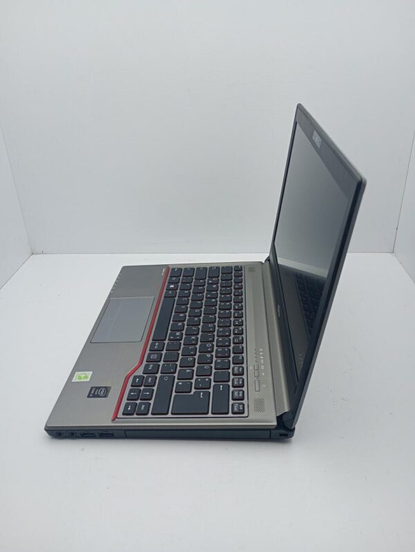 Ноутбук Dell Latitude 7520 / 15.6" (1920x1080) TN / Intel Core i5-3230M (2 (4) ядра по 2.6 - 3.2 GHz) / 8 GB DDR3 / 750 GB HDD / Intel HD Graphics 4000 / WebCam - Зображення 4