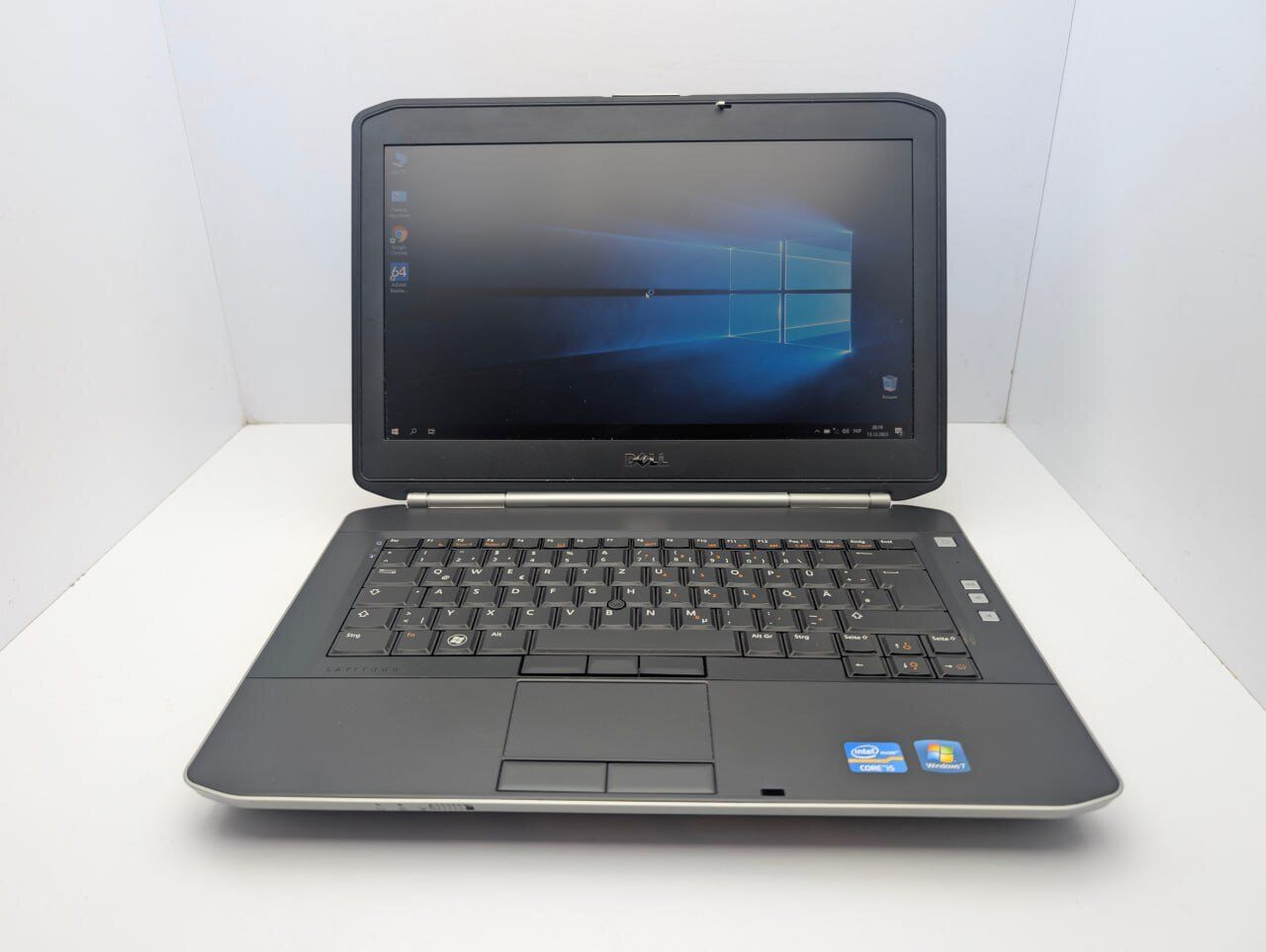 Ноутбук Dell Latitude E5420 / 15.6" (1366x768) TN / Intel Core i5-2520M (2 (4) ядра по 2.5 - 3.2 GHz) / 6 GB DDR3 / 250 GB HDD / Intel HD Graphics 3000 / WebCam - Зображення 2