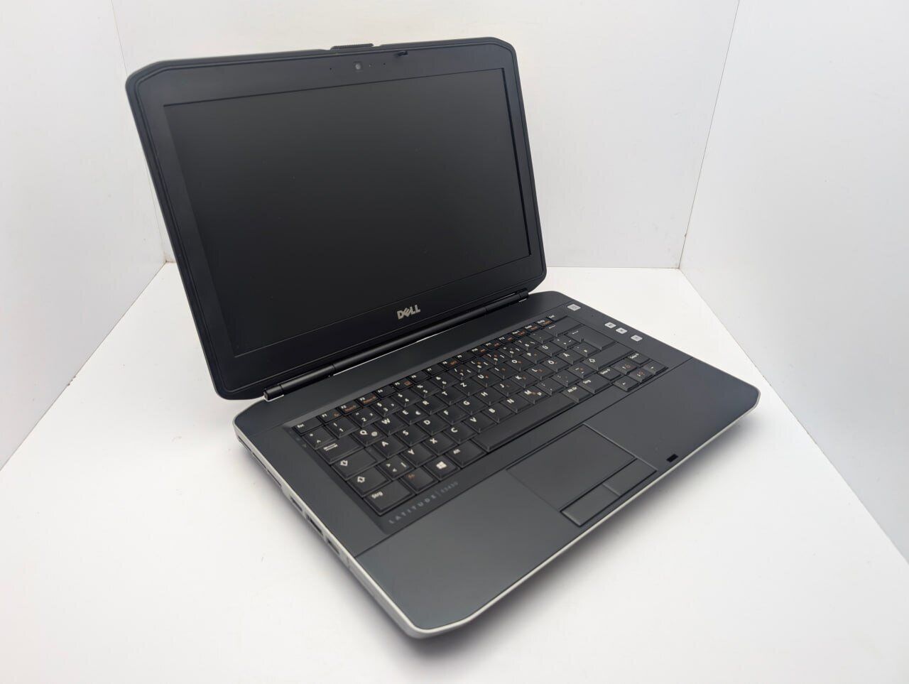 Ноутбук Dell Latitude E5430 / 14" (1600x900) TN / Intel Core i3-3130M (2 (4) ядра по 2.6 GHz) / 6 GB DDR3 / 500 GB HDD / Intel HD Graphics 4000 / WebCam - Зображення 3