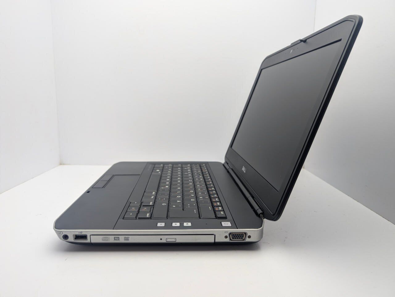Ноутбук Dell Latitude E5430 / 14" (1600x900) TN / Intel Core i3-3130M (2 (4) ядра по 2.6 GHz) / 6 GB DDR3 / 500 GB HDD / Intel HD Graphics 4000 / WebCam - Зображення 6