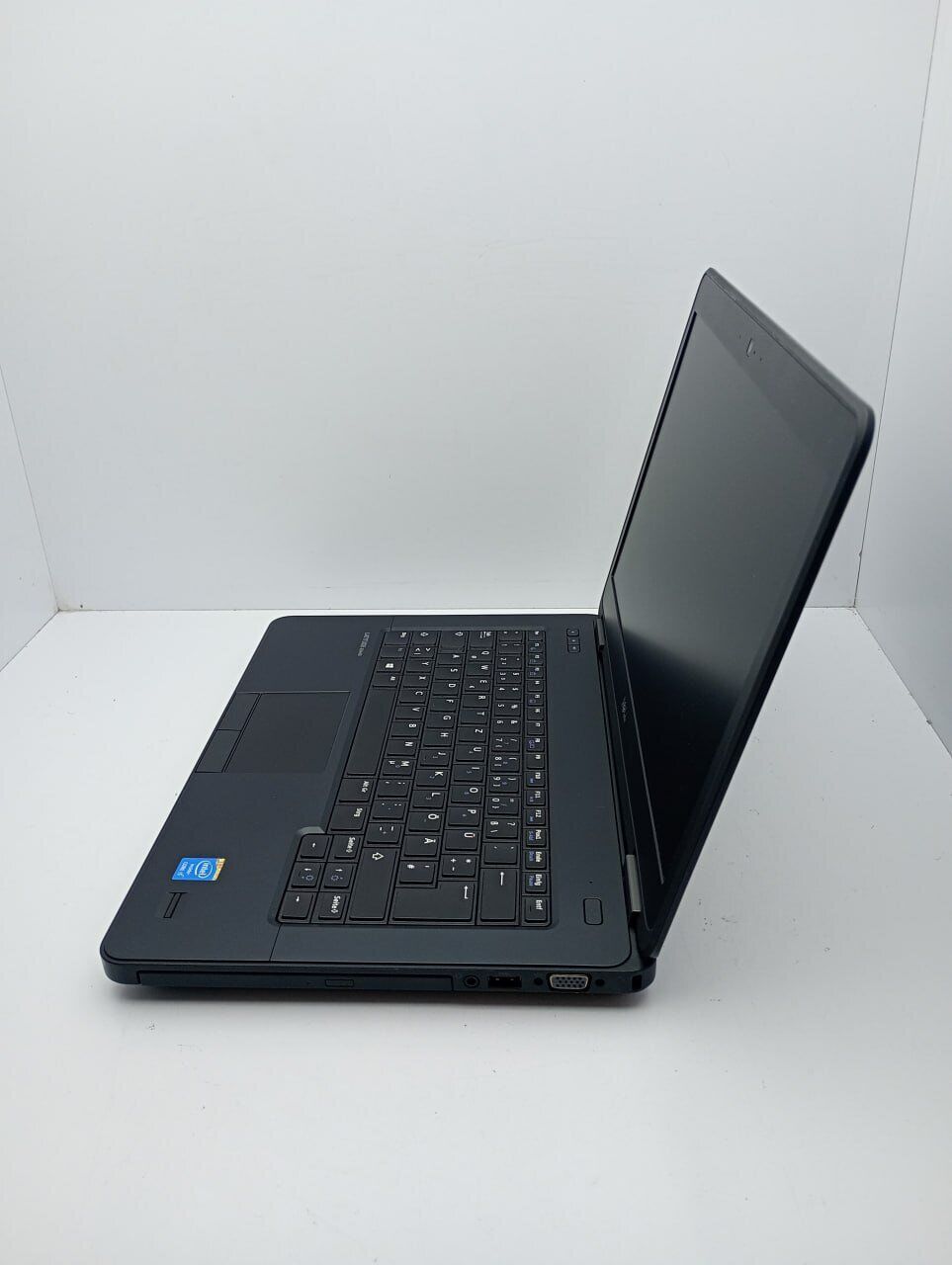 Ноутбук Dell Latitude E5440 / 14" (1366x768) TN / Intel Core i5-4300U (2 (4) ядра по 1.9 - 2.9 GHz) / 8 GB DDR3 / 320 GB HDD / Intel HD Graphics 4400 / WebCam - Зображення 4