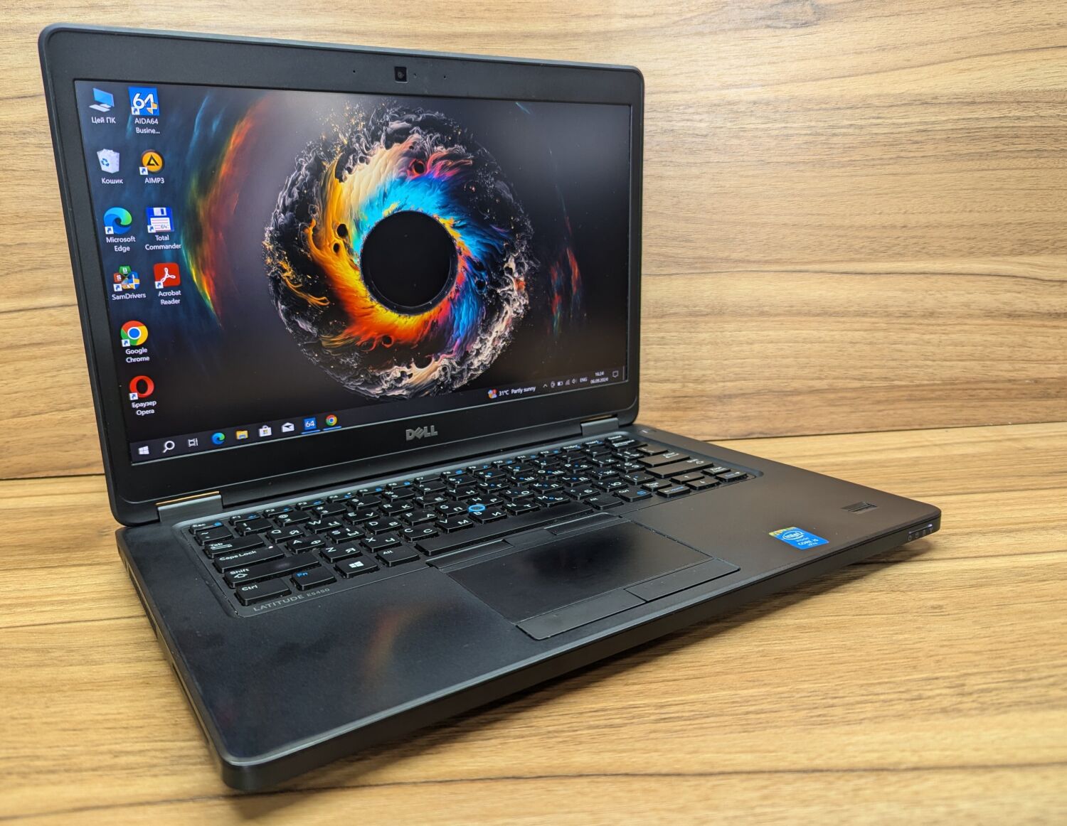 Ноутбук Dell Latitude E5450 / 14" (1920x1080) IPS / Intel Core i5-5300U (2 (4) ядра по 2.3 - 2.9 GHz) / 8 GB DDR3 / 256 GB SSD / nVidia GeForce 830M, 2 GB DDR3, 64-bit / WebCam / Fingerprint / Windows 10 - Зображення 4