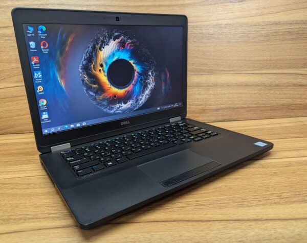 Ноутбук Dell Latitude E5470 / 14" (1366x768) TN / Intel Core i3-6100U (2 (4) ядра по 2.3 GHz) / 8 GB DDR4 / 256 GB SSD / Intel HD Graphics 520 / WebCam / Windows 10 - Зображення 4