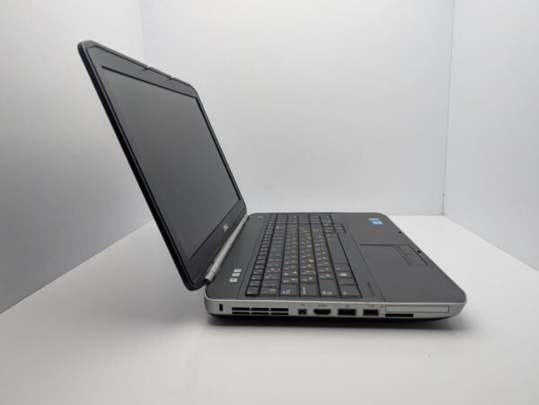 Ноутбук Dell Latitude E5520 / 15.6" (1366x768) TN / Intel Core i5-2520M (2 (4) ядра по 2.5 - 3.2 GHz) / 6 GB DDR3 / 240 GB SSD / Intel HD Graphics 3000 / WebCam - Зображення 5
