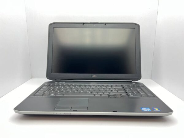 Ноутбук Dell Latitude E5530 / 15.6" (1920x1080) IPS / Intel Core i3-2350M (2 (4) ядра по 2.3 GHz) / 6 GB DDR3 / 640 GB HDD / Intel HD Graphics 3000 / WebCam / АКБ не тримає - Зображення 2