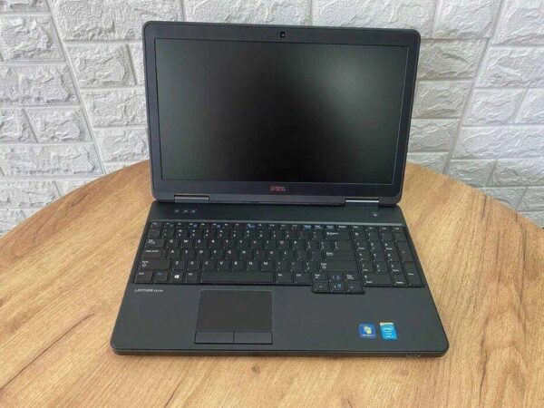 Ноутбук Dell Latitude E5540 / 15.6" (1366x768) TN / Intel Core i3-4010U (2 (4) ядра по 1.7 GHz) / 4 GB DDR3 / 256 GB SSD / Intel HD Graphics 4400 / DVD-ROM / VGA - Зображення 6