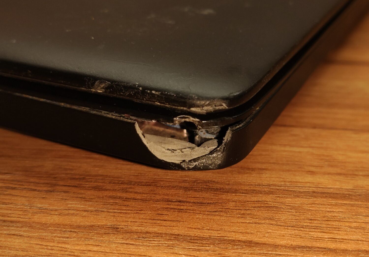 Ноутбук Б-клас Dell Latitude E5550 / 15.6" (1366x768) TN Touch / Intel Core i5-5300U (2 (4) ядра по 2.3 - 2.9 GHz) / 8 GB DDR3 / 256 GB SSD / Intel HD Graphics 5500 / WebCam / Windows 10 - Зображення 3