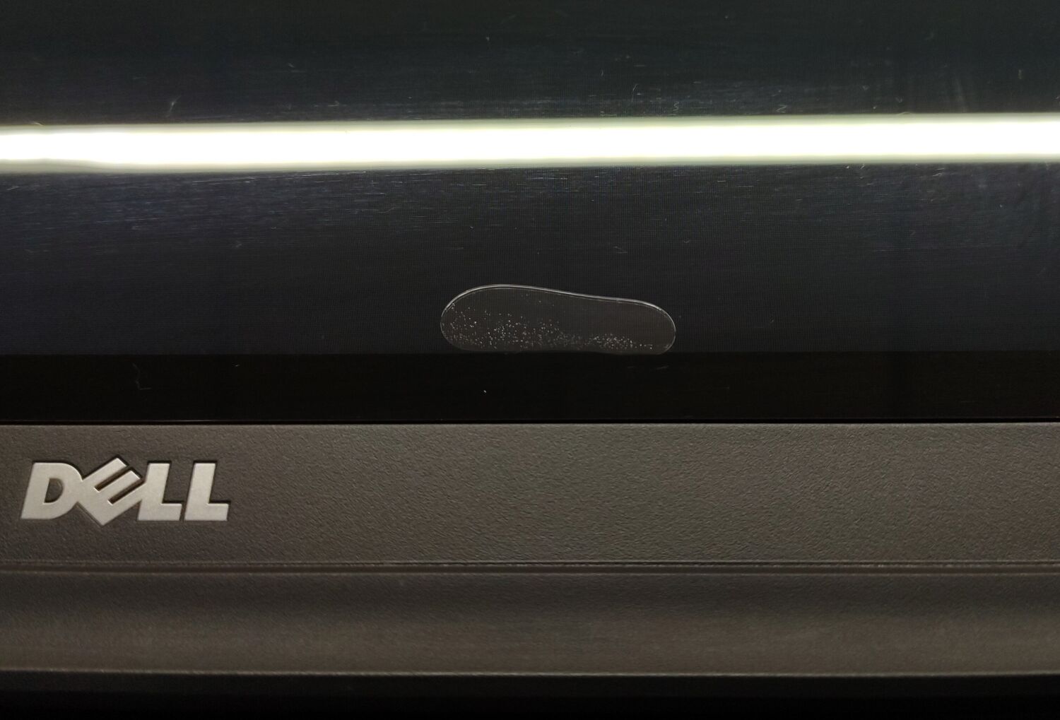 Ноутбук Б-клас Dell Latitude E5550 / 15.6" (1366x768) TN Touch / Intel Core i5-5300U (2 (4) ядра по 2.3 - 2.9 GHz) / 8 GB DDR3 / 256 GB SSD / Intel HD Graphics 5500 / WebCam / Windows 10 - Зображення 4