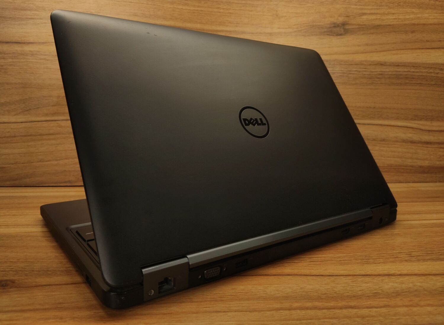 Ноутбук Б-клас Dell Latitude E5550 / 15.6" (1366x768) TN Touch / Intel Core i5-5300U (2 (4) ядра по 2.3 - 2.9 GHz) / 8 GB DDR3 / 256 GB SSD / Intel HD Graphics 5500 / WebCam / Windows 10 - Зображення 9