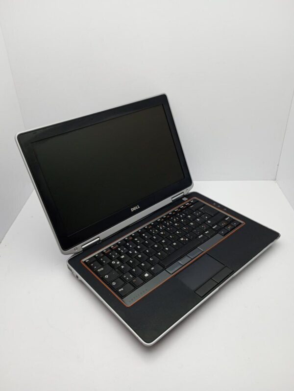 Ноутбук Dell Latitude E6320 / 13.3" (1366x768) TN / Intel Core i5-2520M (2 (4) ядра по 2.5 - 3.2 GHz) / 6 GB DDR3 / 500 GB HDD / Intel HD Graphics 3000 / WebCam - Зображення 3