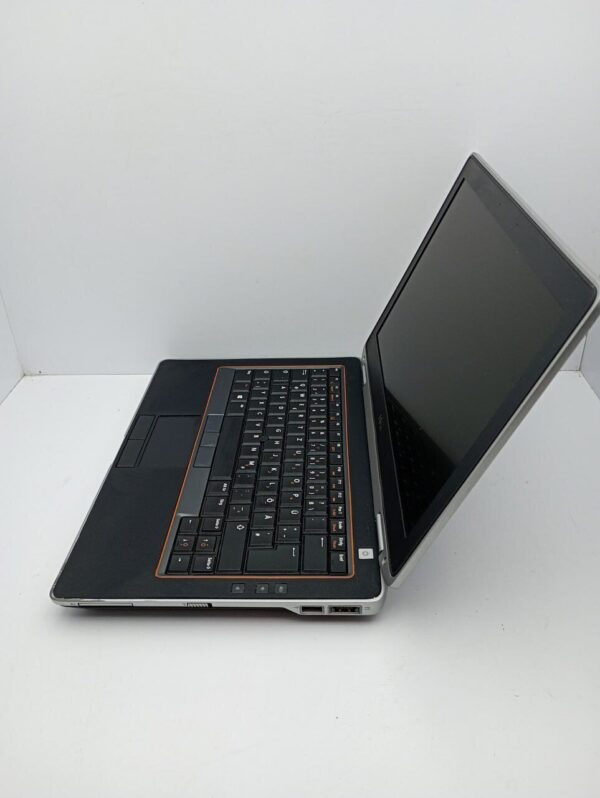 Ноутбук Dell Latitude E6320 / 13.3" (1366x768) TN / Intel Core i5-2520M (2 (4) ядра по 2.5 - 3.2 GHz) / 6 GB DDR3 / 500 GB HDD / Intel HD Graphics 3000 / WebCam - Зображення 6