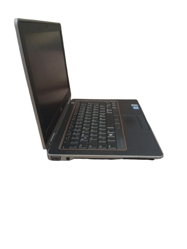 Ноутбук Dell Latitude E6320 / 14" (1920x1080) TN / Intel Core i7-2640M (2 (4) ядра по 2.8 - 3.5 GHz) / 4 GB DDR3 / 120 GB SSD / Intel HD Graphics 3000 / WebCam - Зображення 4