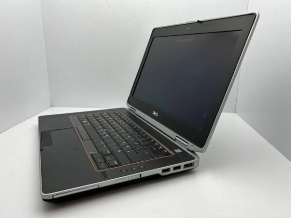 Ноутбук Dell Latitude E6420 / 14" (1600x900) TN / Intel Core i5-2540M (2 (4) ядра по 2.6 - 3.3 GHz) / 4 GB DDR3 / 250 GB HDD / Intel HD Graphics 3000 / WebCam - Зображення 4