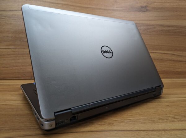 Ноутбук Dell Latitude E6440 / 14" (1366x768) TN / Intel Core i5-4310M (2 (4) ядра по 2.7 - 3.4 GHz) / 8 GB DDR3 / 256 GB SSD / Intel HD Graphics 4600 / WebCam / Windows 10 - Зображення 7